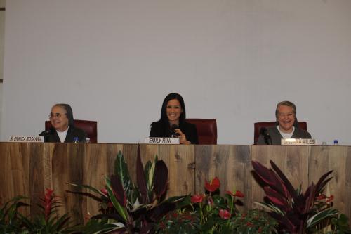 Da sinistra: Suor Enrica Rosanna, la Consigliera segretario Emily Rini e Suor Milesi