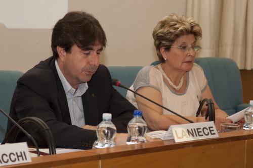 Il Vice Presidente del Consiglio André Lanièce apre la serata di presentazione della pubblicazione