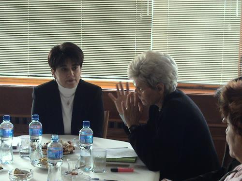 Leyla Zana (a sinistra)