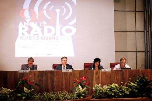 Da sinistra: il Sindaco di Aosta, Fulvio Centoz, il Presidente del Consiglio Valle, Marco Viérin, il Presidente del Corecom, Enrica Ferri, e il funzionario Francesco Ciavattone