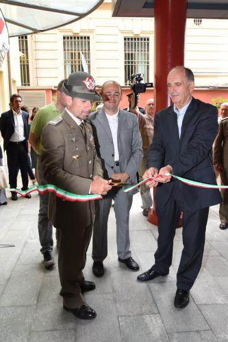 Il taglio del nastro