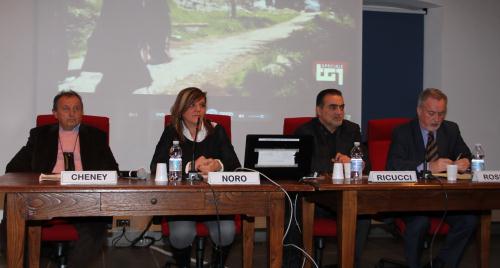 Da sinistra: il Sindaco di Saint-Christophe, Paolo Cheney, l'Assessore comunale alla cultura, Nadia Noro, il giornalista Amedeo Ricucci e il Vicepresidente dell'Assemblea regionale Andrea Rosset