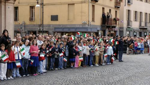 L'attesa dei bambini in piazza Emile Chanoux