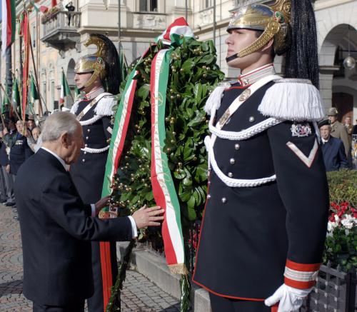 L'omaggio ai caduti in guerra