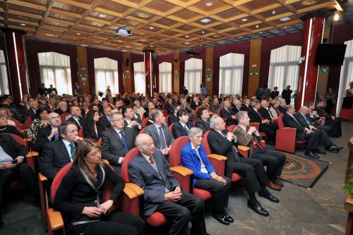 Folto pubblico presente nel Salone delle manifestazioni di Palazzo regionale nel corso delle celebrazioni