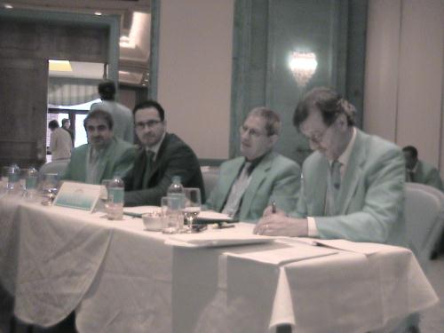 La delegazione valdostana. Da sinistra: Marco Fey, Presidente della Commission de léducation, de la communication et des affaires culturelles, Ego Perron, Presidente del Consiglio Valle, e i Consiglieri regionali Giulio Fiou e Giuseppe Isabellon