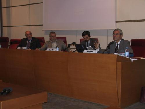 I relatori. Da sinistra: Guido Cesal, Presidente della I Commissione consiliare, Roberto Nicco, Vicepresidente del Consiglio Valle, i professori Michele Vellano dellUniversità del Piemonte Orientale e Edoardo Greppi della Facoltà di Giurisprudenza dellUniversità di Torino