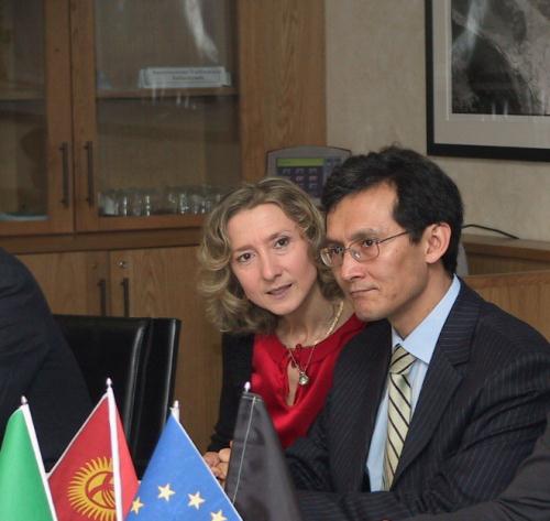 Il Vice Primo Ministro insieme alla traduttrice