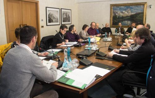 Il Consigliere Claudio Restano presiede la Commissione