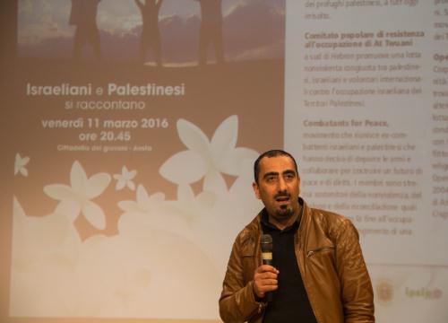 Il dialogo con i partecipanti alla serata