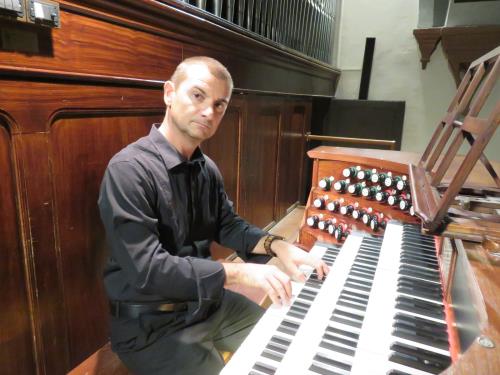 L'organista Maurizio Maffezzoli