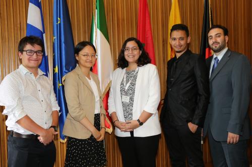 I delegati dei Parlement de Jeunesse del Québec, Maroc e Wallonie-Bruxelles