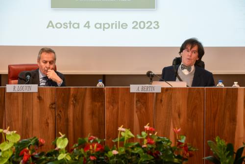 Un momento della presentazione con il Presidente del Consiglio Valle, Alberto Bertin