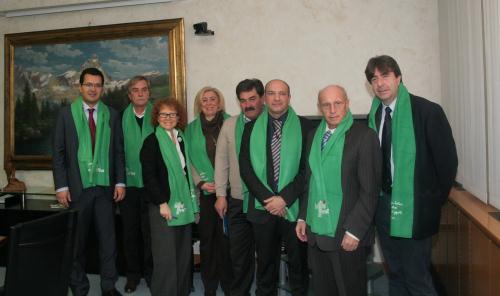 Foto di gruppo con i relatori della conferenza