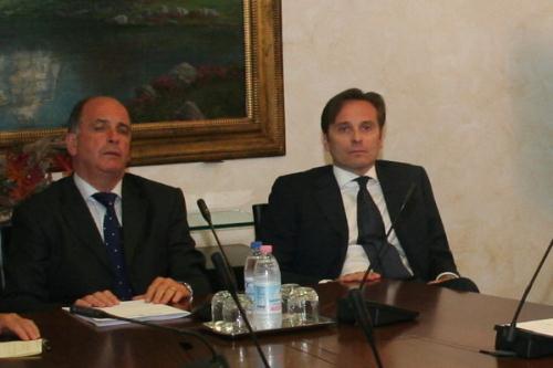 Il Presidente della Regione, Augusto Rollandin, insieme all'amministratore della Casa da gioco, Luca Frigerio