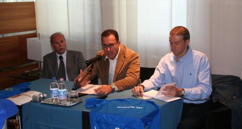 Da sinistra: il Questore di Aosta, Salvatore Aprile, il Presidente del Consiglio, Ego Perron, e il Segretario regionale del Sindacato Autonomo di Polizia-SAP, Massimo Denarier