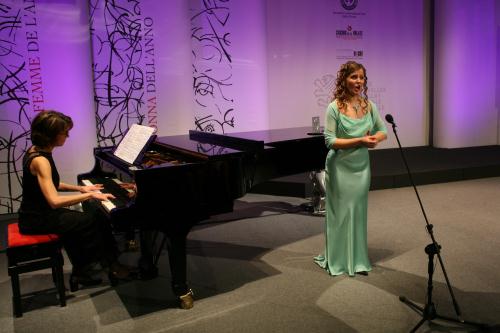 Un momento musicale: Arianna Donadelli (voce) e Viviana Zanardo (piano)