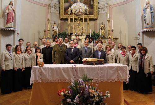 Foto di gruppo con la Chorale de Valgrisenche 