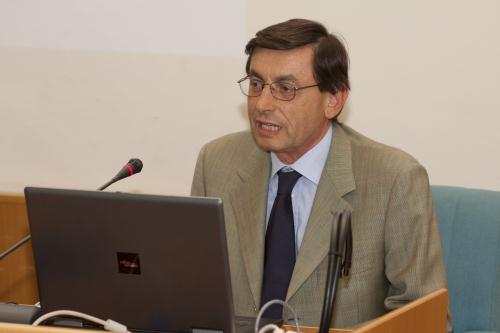 Dottor Edo Bottacchi, Direttore della neurologia e del Centro regionale cefalee dellOspedale regionale