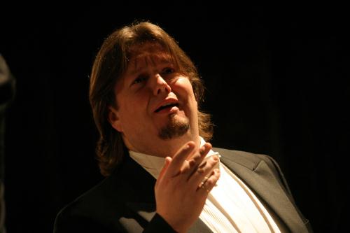 Il baritono Federico Longhi