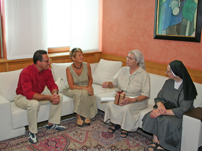 Rencontre entre le pRésident Perron, les conseillères Squarzino, Viérin et la Soeur Piera Santinon