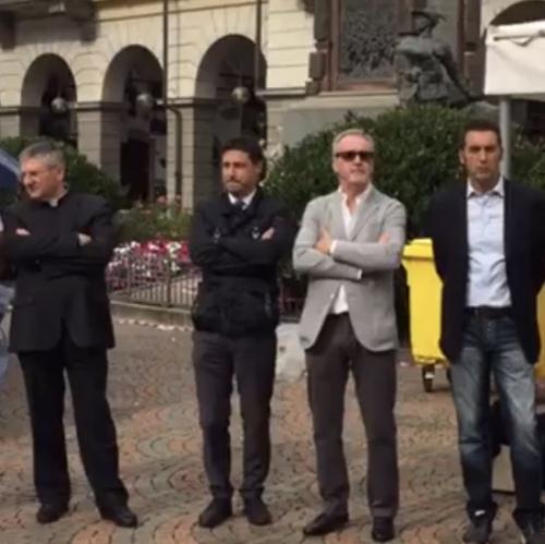A partir de gauche: l'évêque d'Aoste, Monseigneur Franco Lovignana, l'Assesseur régional à la santé, Laurent Viérin, le Président du Conseil de la Vallée, Andrea Rosset, et l'Assesseur communal aux politiques sociales, Marco Sorbara