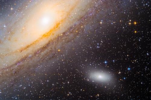 La galaxie M 110, satellite de la galaxie Andromède M 31, auteur Paolo Demaria, image classée première  au concours d'astrophotographie dans la catégorie "Profondo cielo".