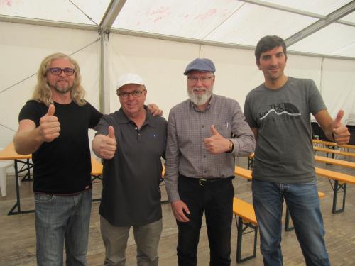 Mario Borghi, classé premier dans la catégorie "Panorami tra cielo e terra";  les Australiens Nick et Steve, les participants venus de plus loin pour prendre part à la rencontre; Paolo Demaria, classé premier dans la catégorie "Profondo cielo".