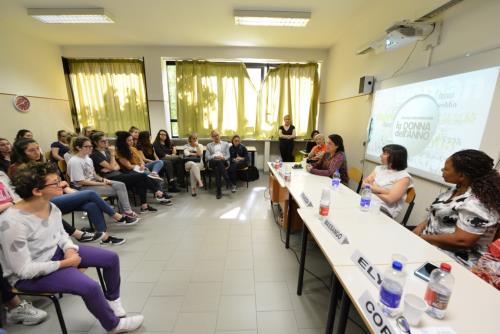 Les étudiants des classes 5ème A et 5èmeB IT de l'ISILTP de Saint-Vincent.

