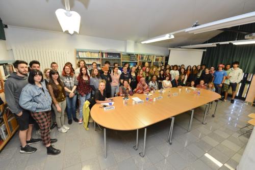 Photo de famille (avec les classes 4ème A e B du Lycée artistique d'Aoste)