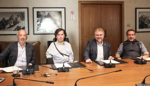 Les membres de la sous-commission