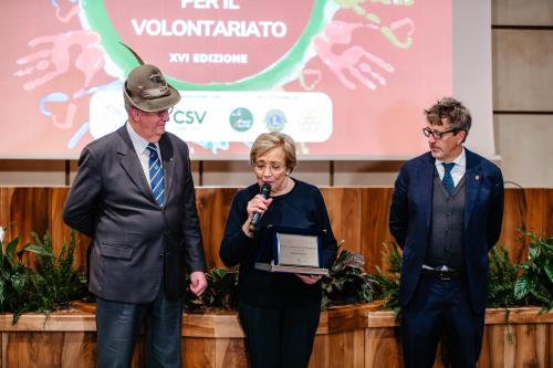 Remise du prix du projet ''EQUI-librio'' - Giovanna Rabbia et le Conseiller secrétaire Corrado Bellora