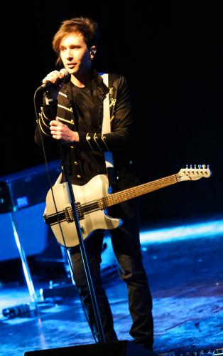 L'artiste valdôtain Dario Pirovano, voix du groupe musical les dARI