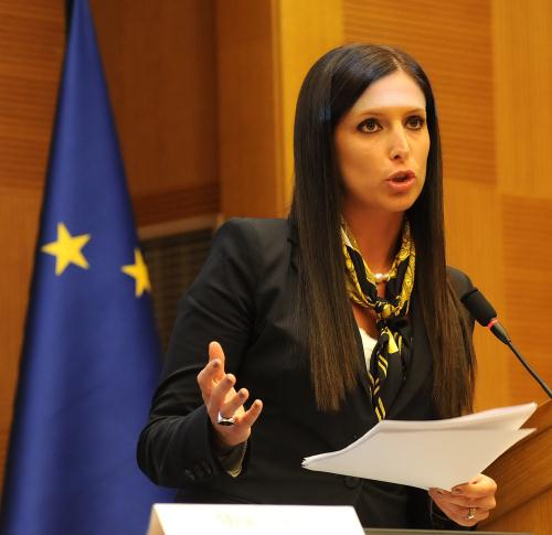 L'intervention de la Conseillère secrétaire Emily Rini