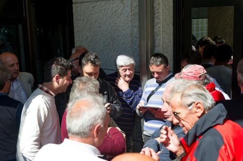 Les citoyens attendent les résultats du dépouillement