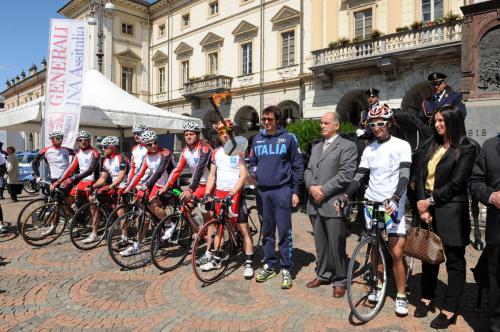 Les porteurs de flambeau de la Police et des pompiers prêt à partir pour Civitavecchia
