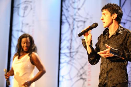 Les voix de Ranzie Mensah et Davide Dugros