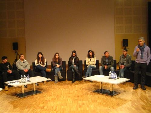 Les étudiants israéliens et palestiniens accompagnés par le psychothérapeute Mustafa Qossaqsi
