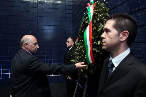 Hommage à toutes les victimes de la Police dEtat dans le Sacrarium de lInstitut supérieur de la Police dEtat 