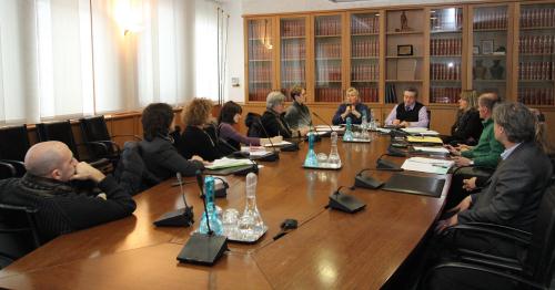 La rencontre du 4 février parmi la Présidente Françoise Bertieaux, le Président Marco Viérin, les Conseillers Chantal Certan, Patrizia Morelli, Stefano Borrello et Albert Chatrian et le groupe de travail pour la refonte de la loi qui a institué la Conférence pour l'égalité des chances