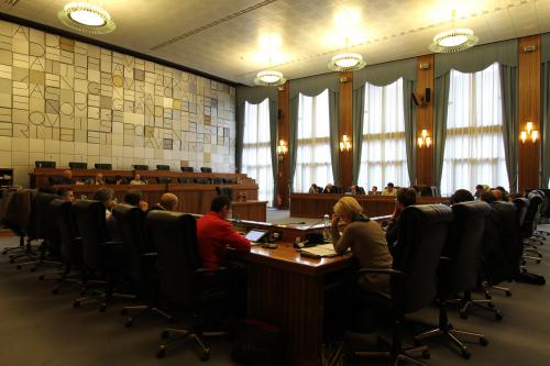 La réunion dans la salle du Conseil