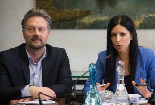 L'Assessuer Emily Rini et le Surintendant des écoles, Fabrizio Gentile
