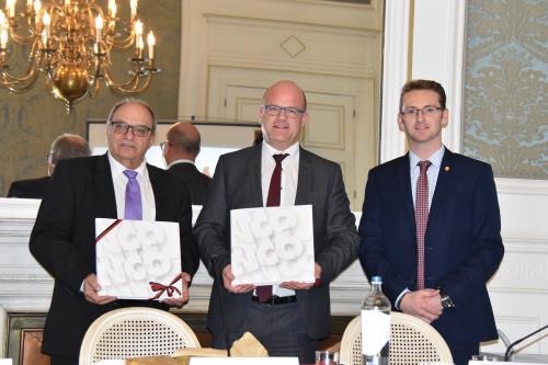 Le Président dui Conseil de la Vallée, Joël Farcoz, avec les représentants de la Fédération Wallonie-Bruxelles et du Canton du Jura
