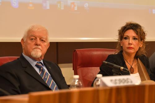 La Présidente de la Région, Nicoletta Spelgatti et le Président national de l'ANA, Sebastiano Favero.