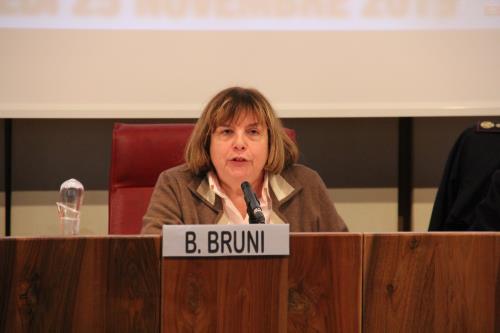 L'Avocat Bruna Bruni, Présidente du Directif régional AIAF Piemonte e Valle d'Aosta, modératrice de la conférence