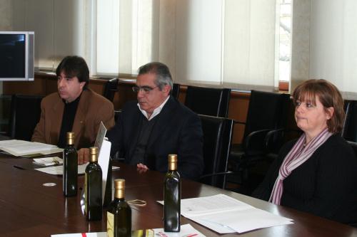 Le Vice-Président du Conseil André Lanièce avec Salvatore Luberto et Egle Barocco (Section valdôtaine de la LILT)
