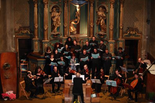L'ensemble Cappella Musicale de Saint Grato sous la direction du Directeur Teresio Colombotto