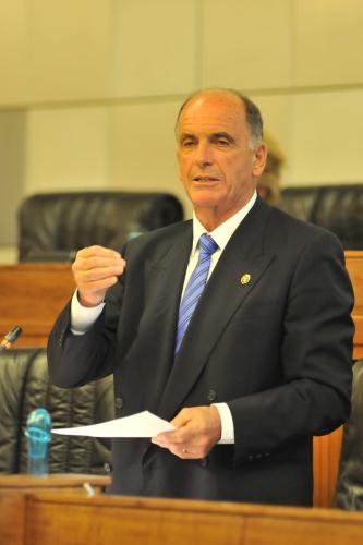 Augusto Rollandin, Président de la Région, illustre le programme de gouvernement