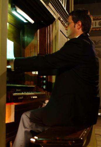 L'organiste Stefano Canizza