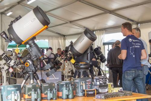 Exposants leader du secteur au 3ème Astronomical Science & Technology EXPO.
Photo: Paolo Ciambi